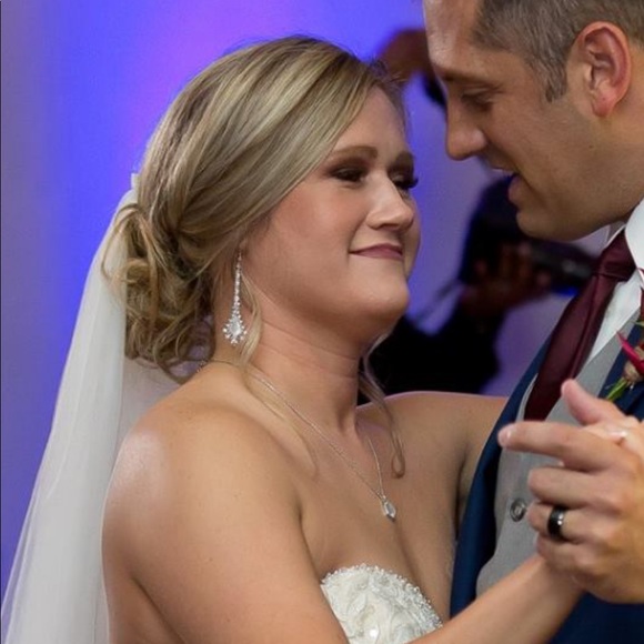 Wedding Kendra Scott earrings - Picture 2 of 2